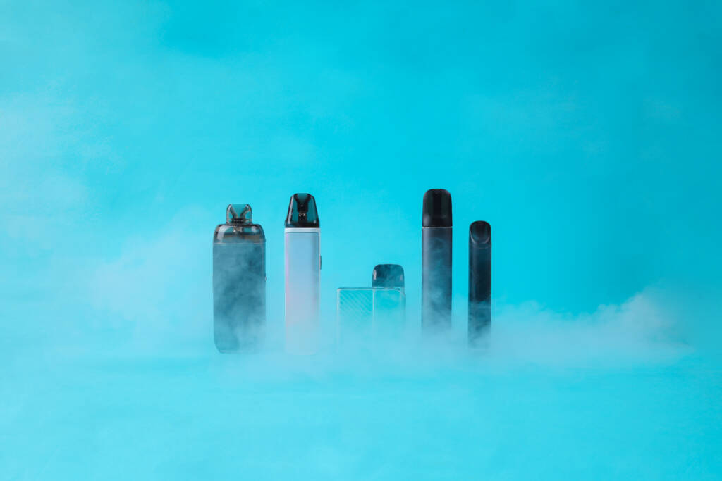 Nikotinstyrka: så väljer du rätt mg 2 collection of modern vape devices in a cloud of va 2026 06 26 18 13 54 utc